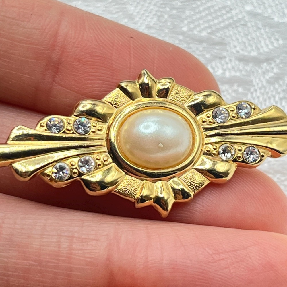 Vintage Gold Tone Deco Style Filigree Bar Brooch with Faux Pearl & Rhinestones